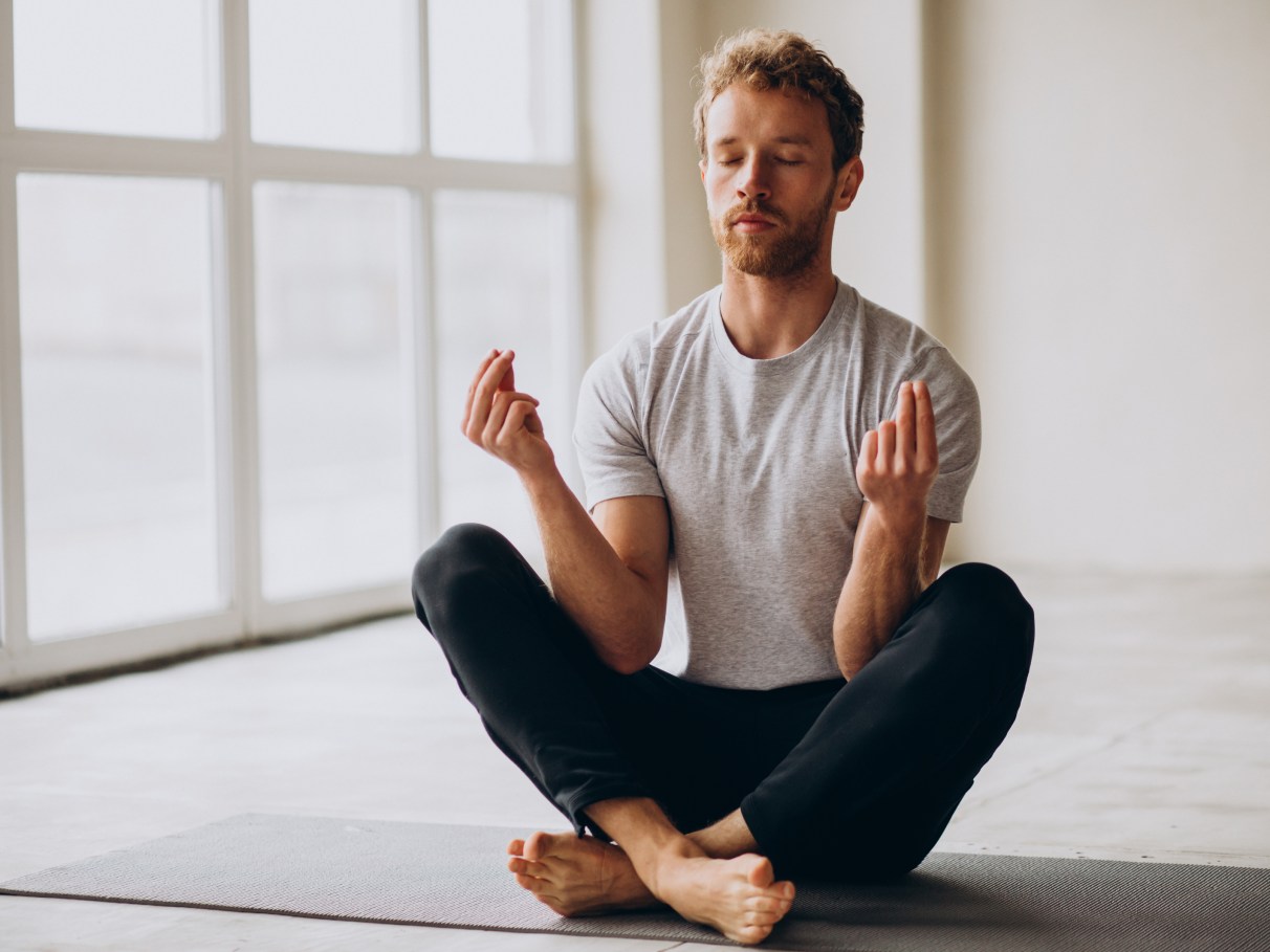 Yoga : o que é, benefícios, indicações e muito mais