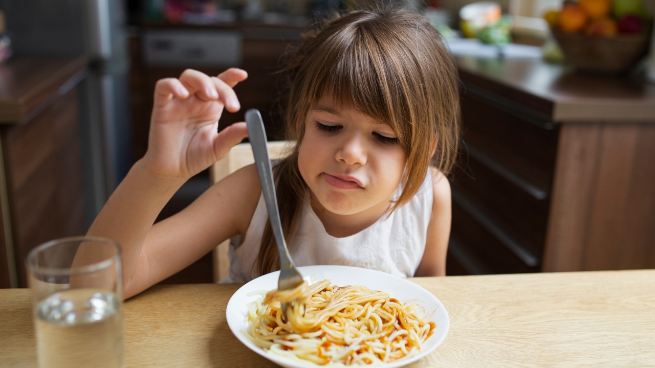 Profissional dá orientações importantes para lidar com crianças com transtornos alimentares