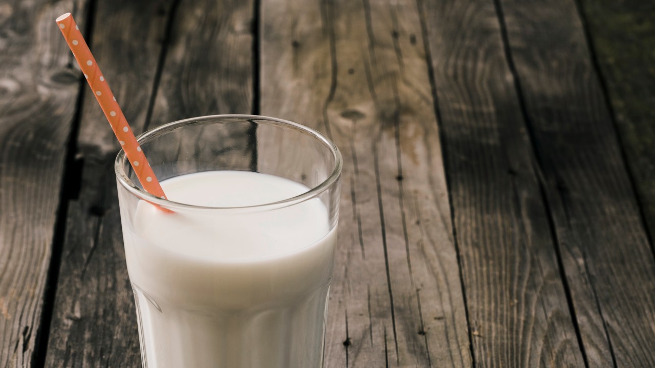 Descubra se o leite é ou não um alimento inflamatório