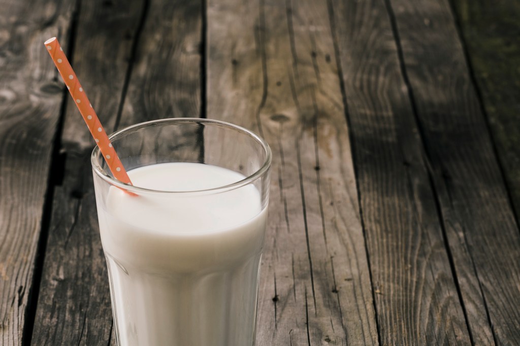 Descubra se o leite é ou não um alimento inflamatório