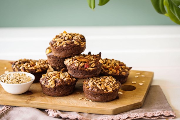 Muffin de cacau e granola: aprenda como fazer essa sobremesa crocante