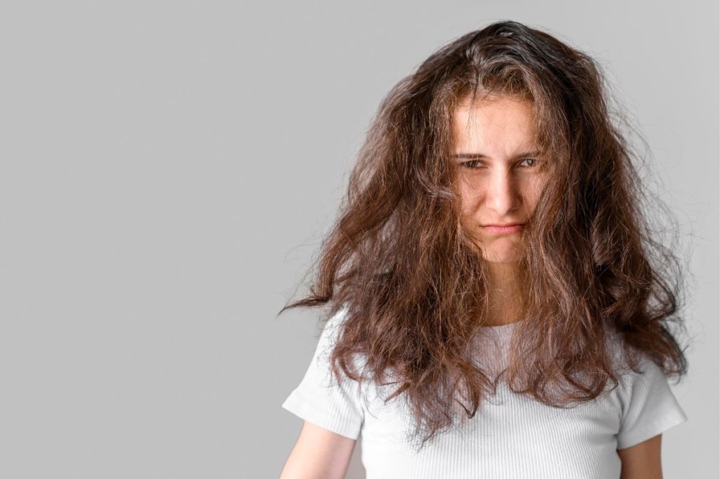 Como evitar o ressecamento dos cabelos no frio?