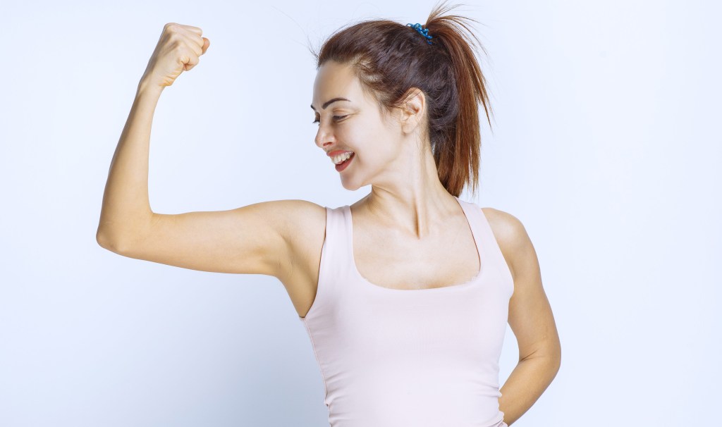 Treinar um braço saudável fortalece o outro imobilizado: como acontece?