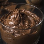 Mousse de chocolate saudável: receita leva só 3 ingredientes