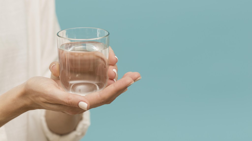 Estratégias eficazes para não esquecer de beber água diariamente