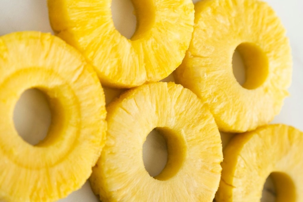 Abacaxi: a superfruta do verão e seus benefícios para o corpo