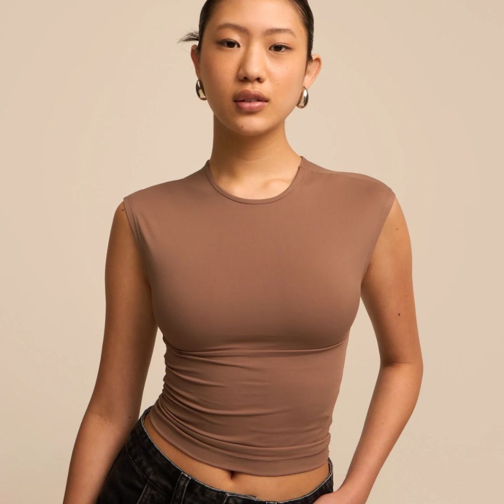 blusa marrom renner para se inspirar na pantone mocha mousse