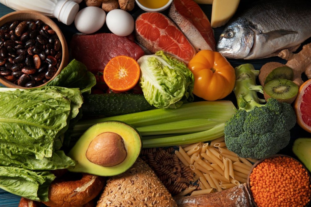 As top 10 dietas de 2025: da mediterrânea à anti-inflamatória, quais são as melhores?