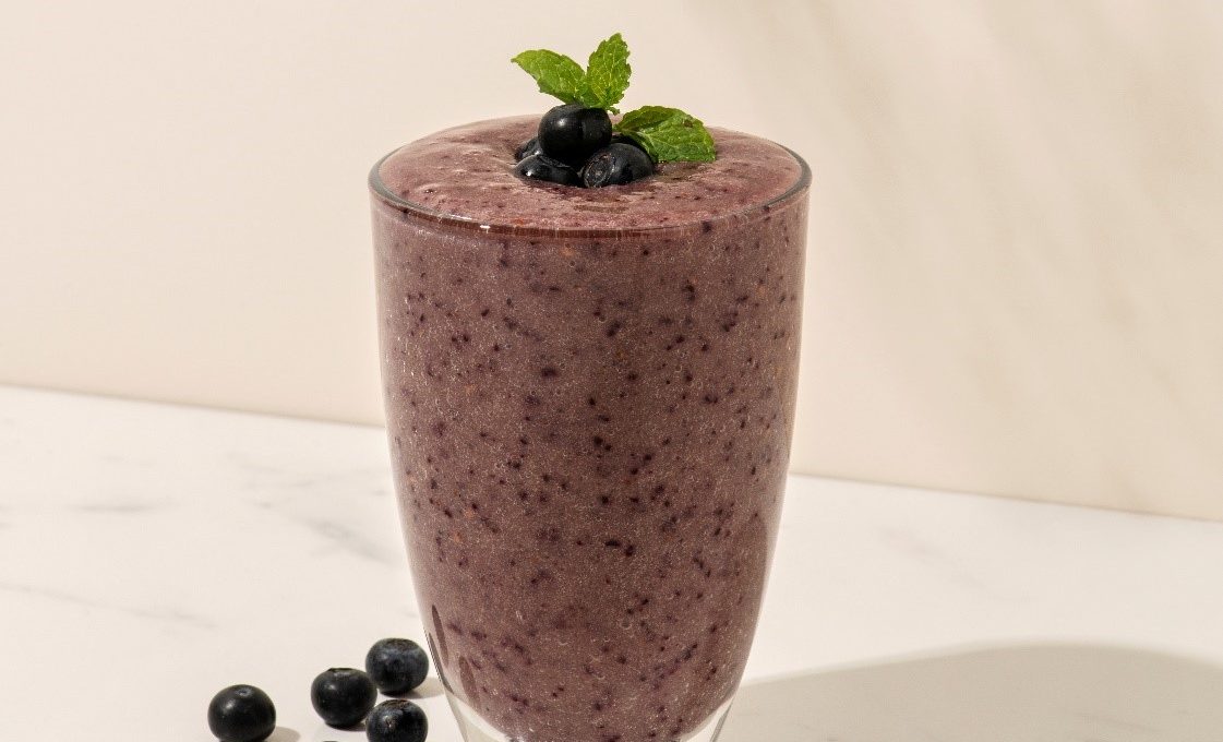 Confira a receita de shake proteico de açaí