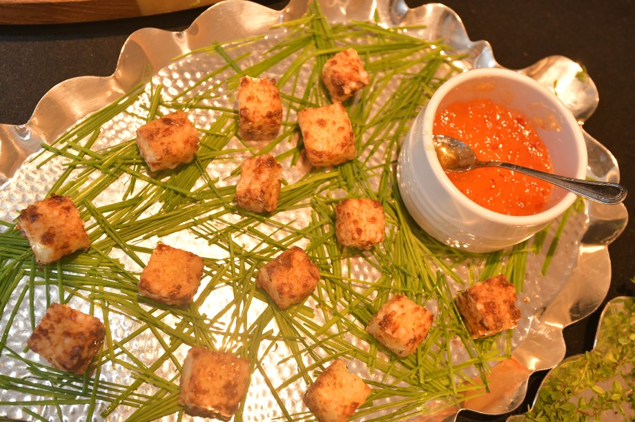 Dadinhos de tapioca são servidos durante o coquetel que aconteceu no evento | Dadinhos de tapioca são servidos durante o coquetel que aconteceu no evento |