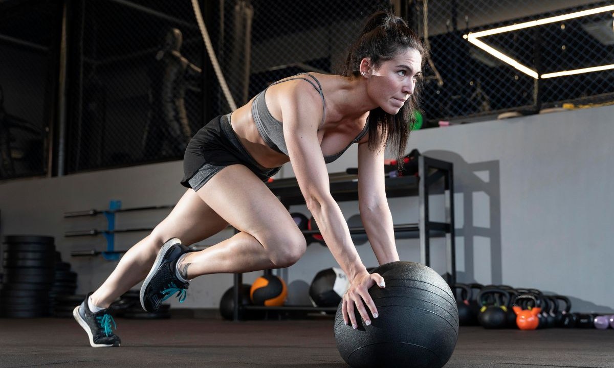 qual a diferença entre crossfit e academia