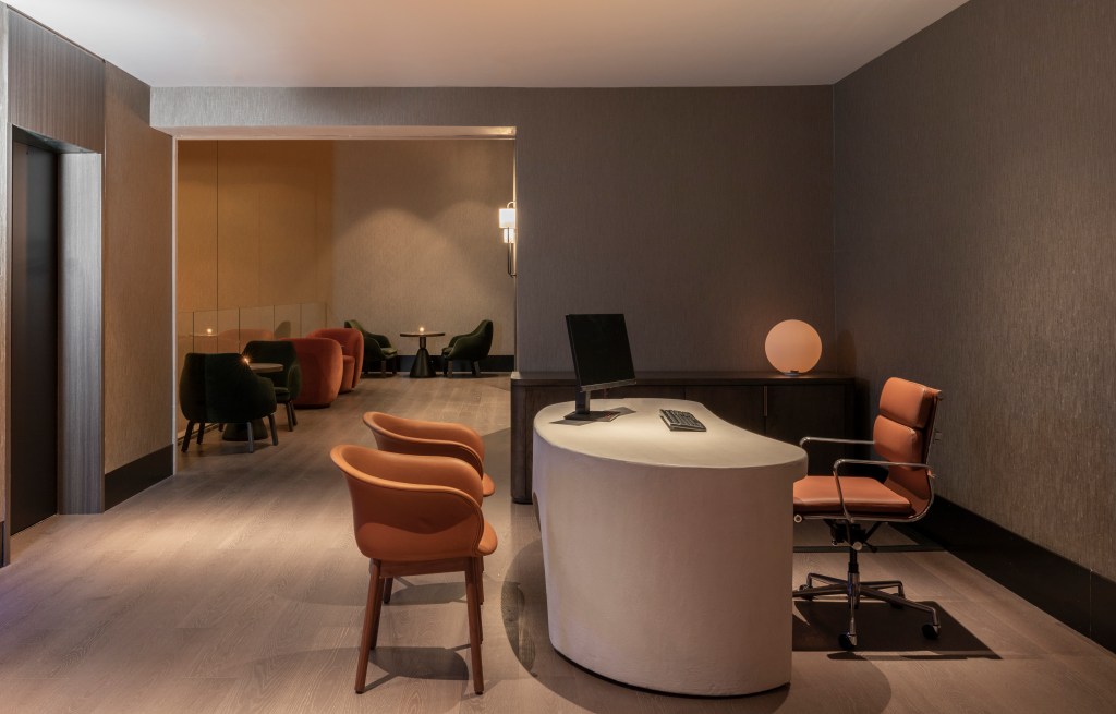 LGATP-Upper-Stories-Lounge-Concierge .