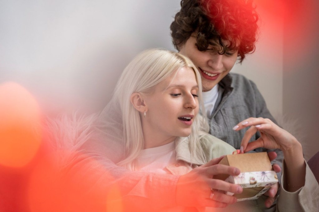 Presentes incríveis para surpreender no Dia dos Namorados por até R$200