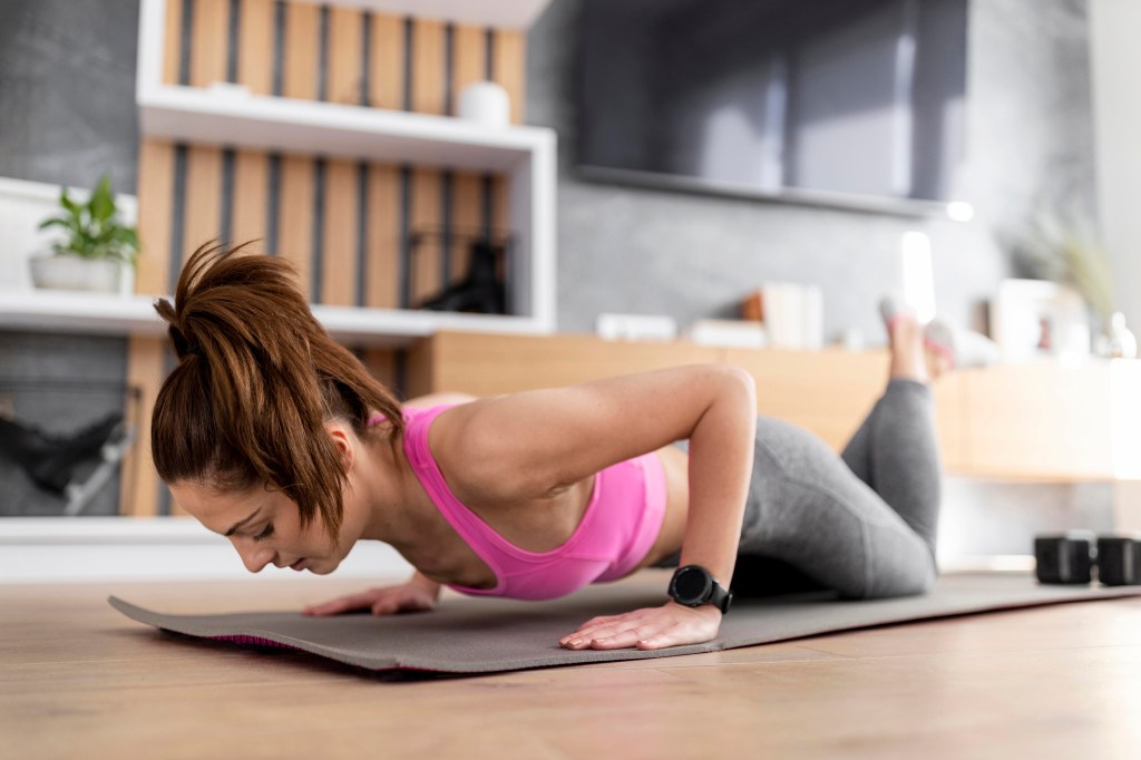 3 variações de flexão de braço para incluir na sua rotina de treinos