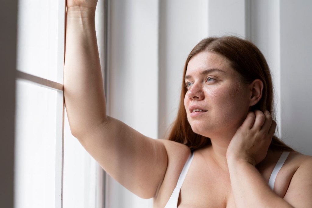A aparência como vilã: como a sociedade ainda culpa o corpo feminino