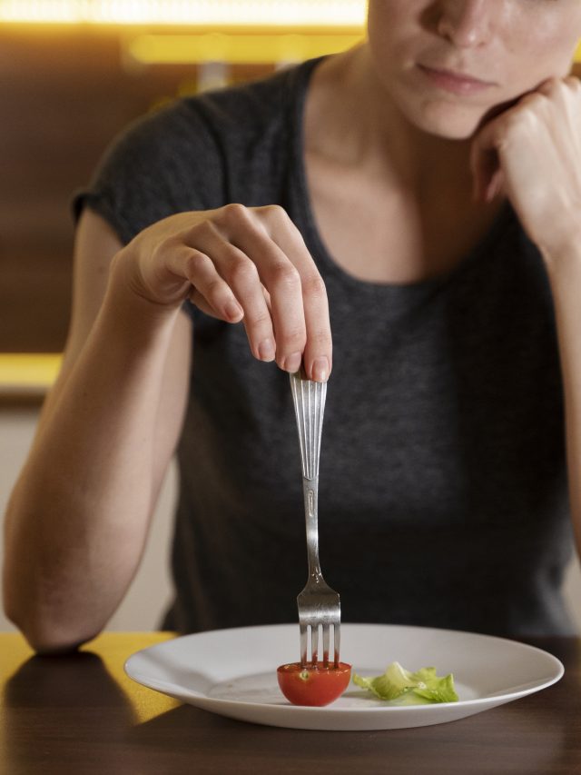 Capa de: Os principais riscos de dietas muito restritivas