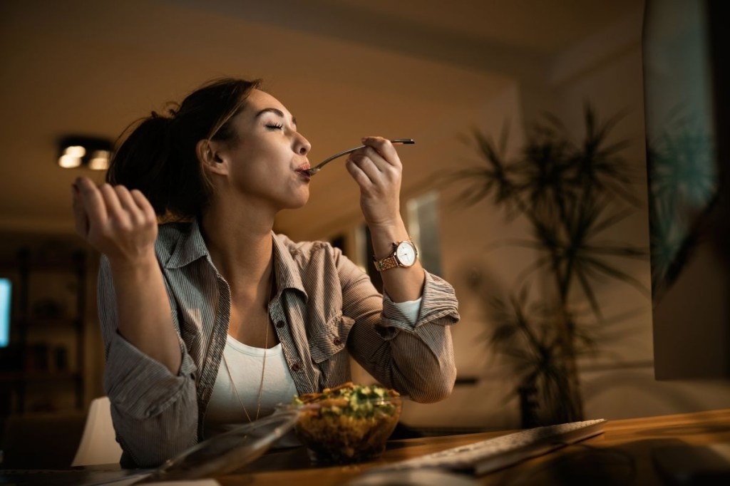 Descubra como o Mindful Eating ajuda no emagrecimento saudável e sem culpa