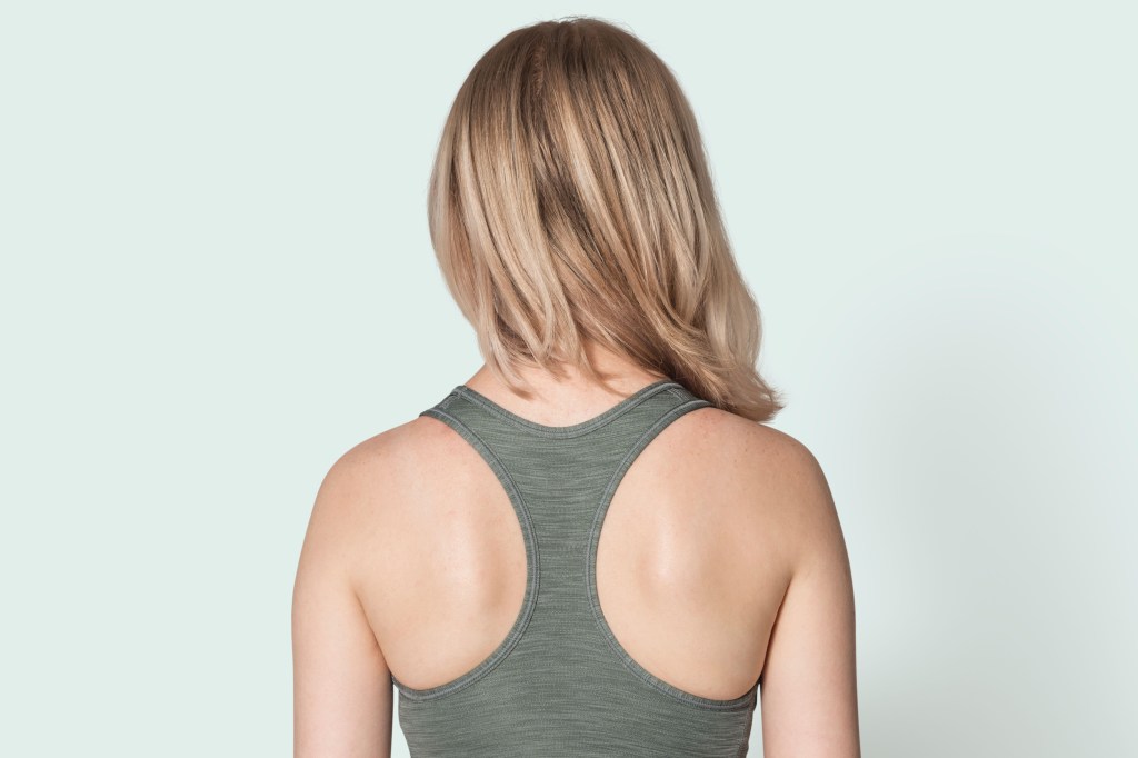 5 exercícios para acabar com as gordurinhas das costas