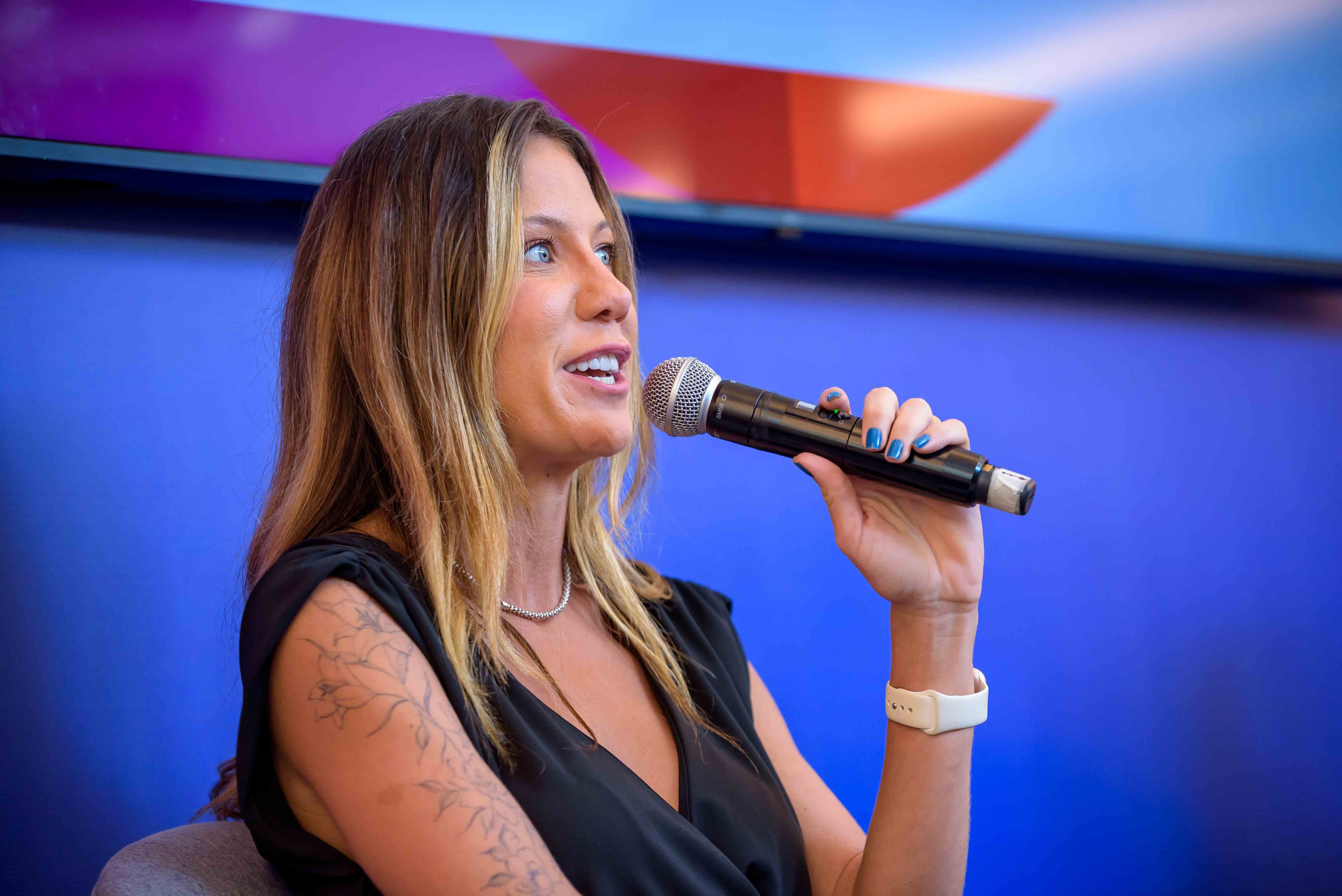 Barbara Coelho fala sobre machismo no futebol durante talk na Casa Cl&atilde; 2026